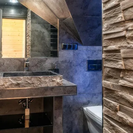 Villa Lush In With Sauna