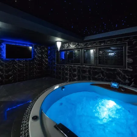 Lush In With Sauna Villa Nowy Targ